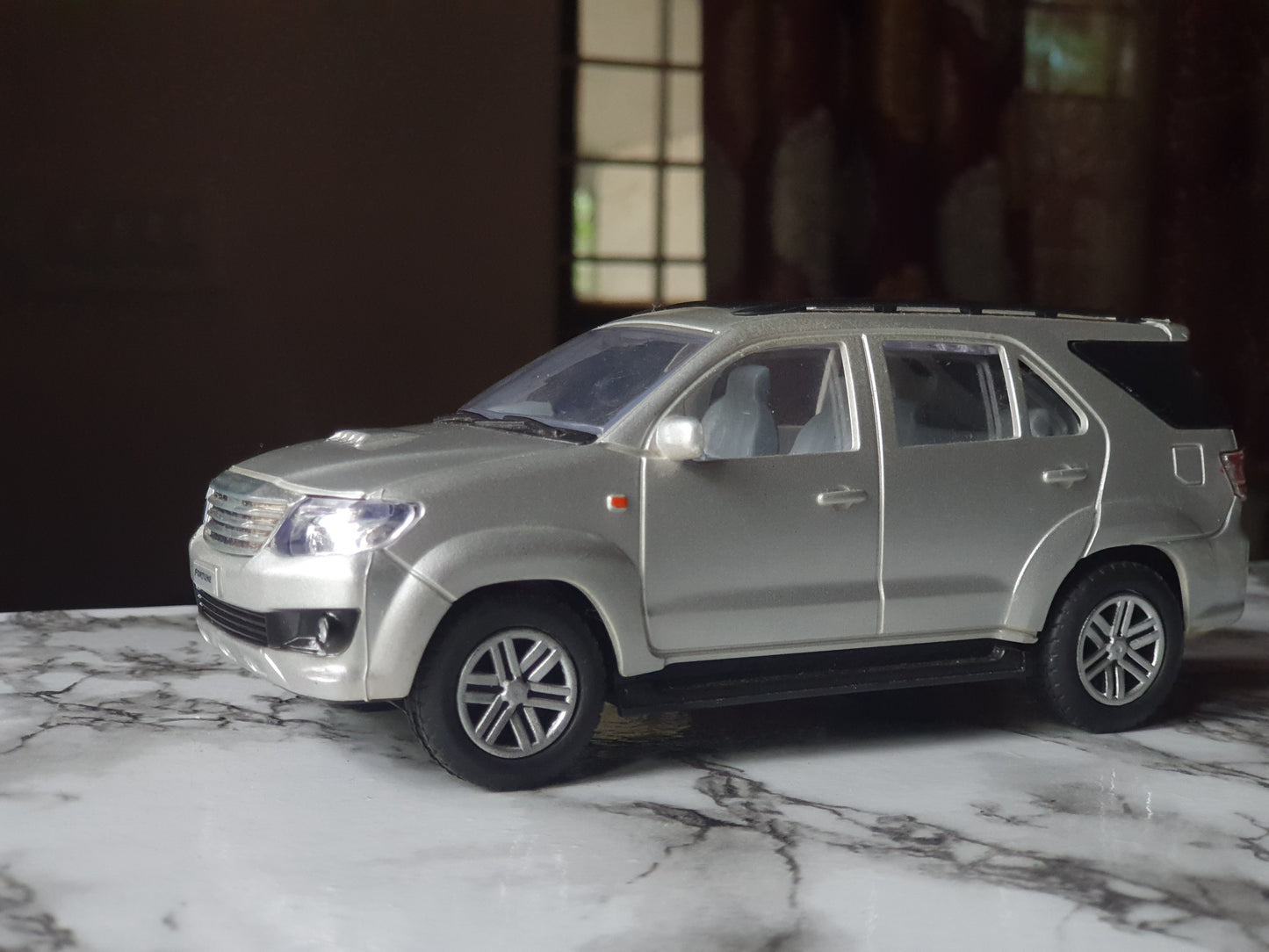 Fortuner Scale model