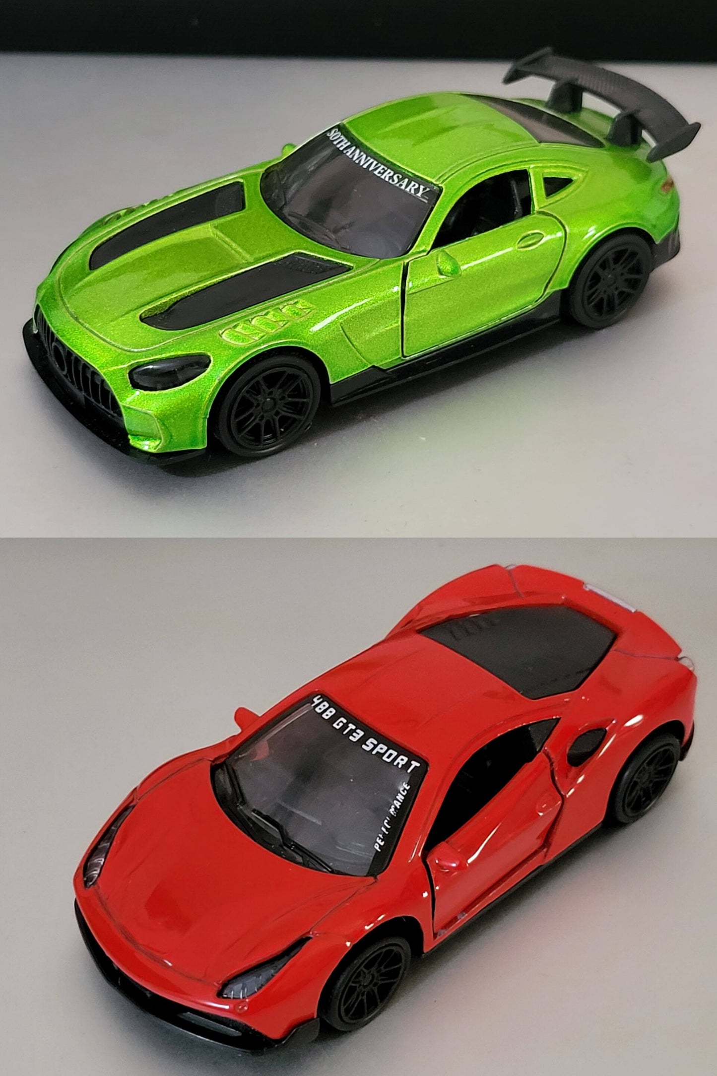 2 Metal Cars Combo (1:43)
