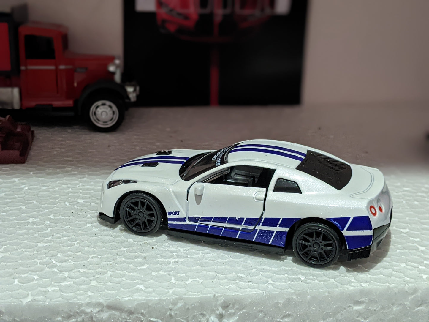 Nissan GTR (1:43) Metal