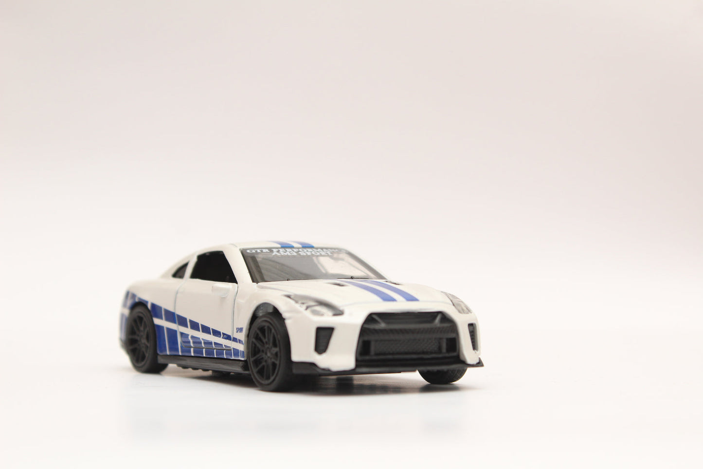 1:43 Nissan GTR Metal