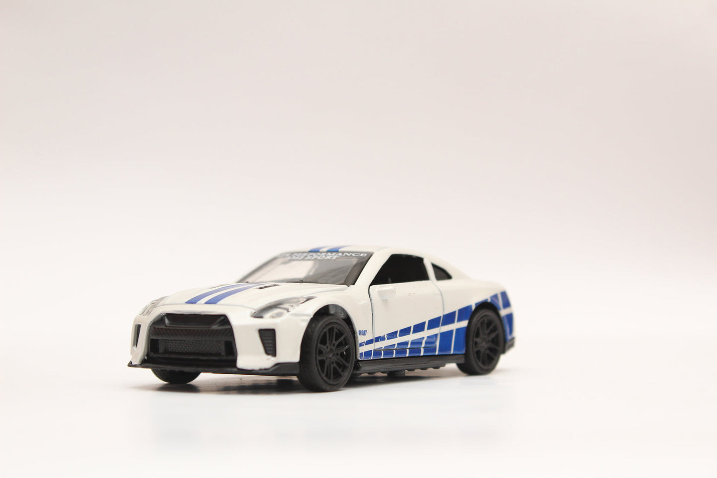 1:43 Nissan GTR Metal