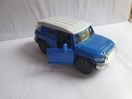 FJ Cruiser (1:36)