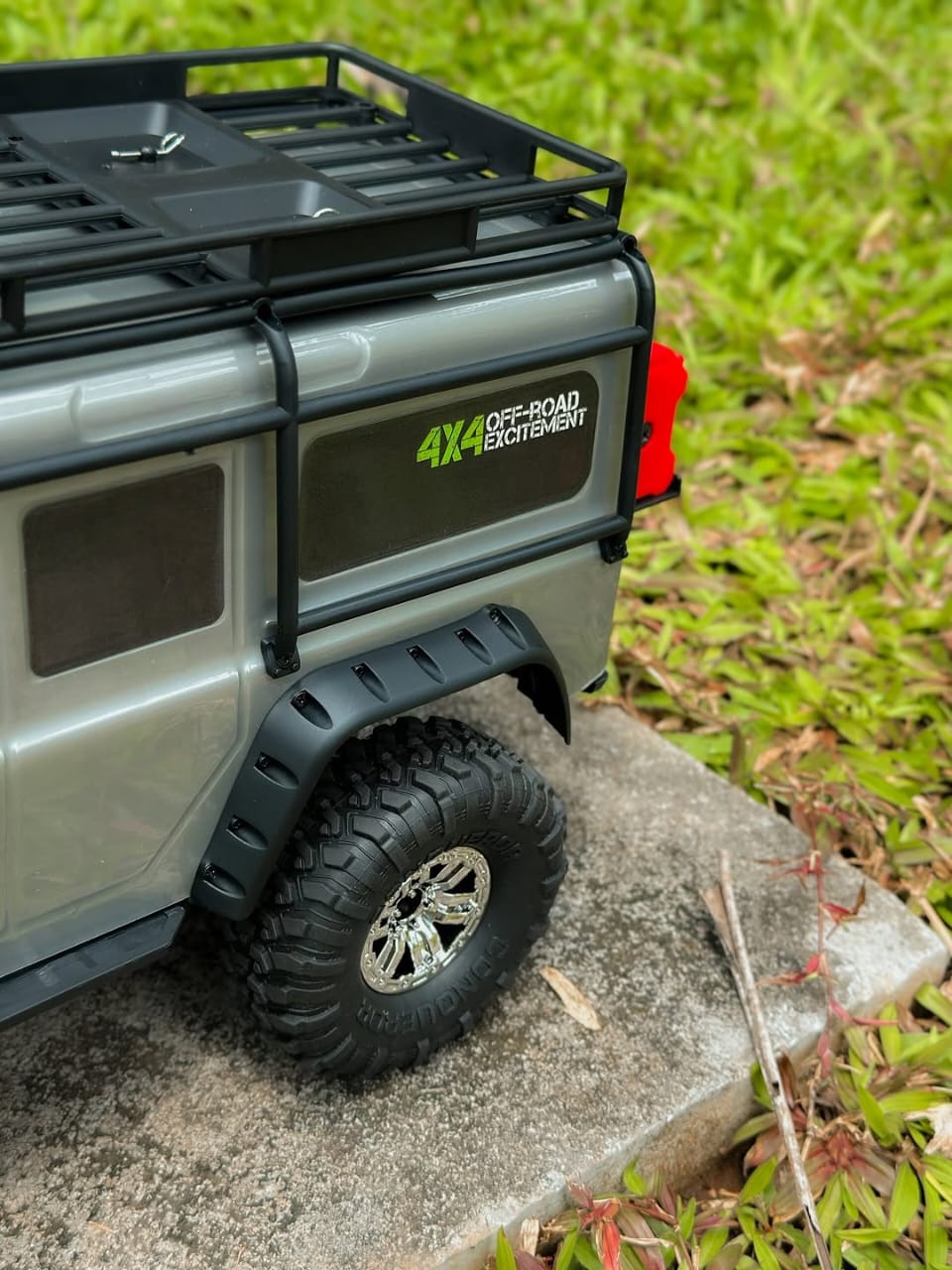Hobby Grade RC Defender (Big)
