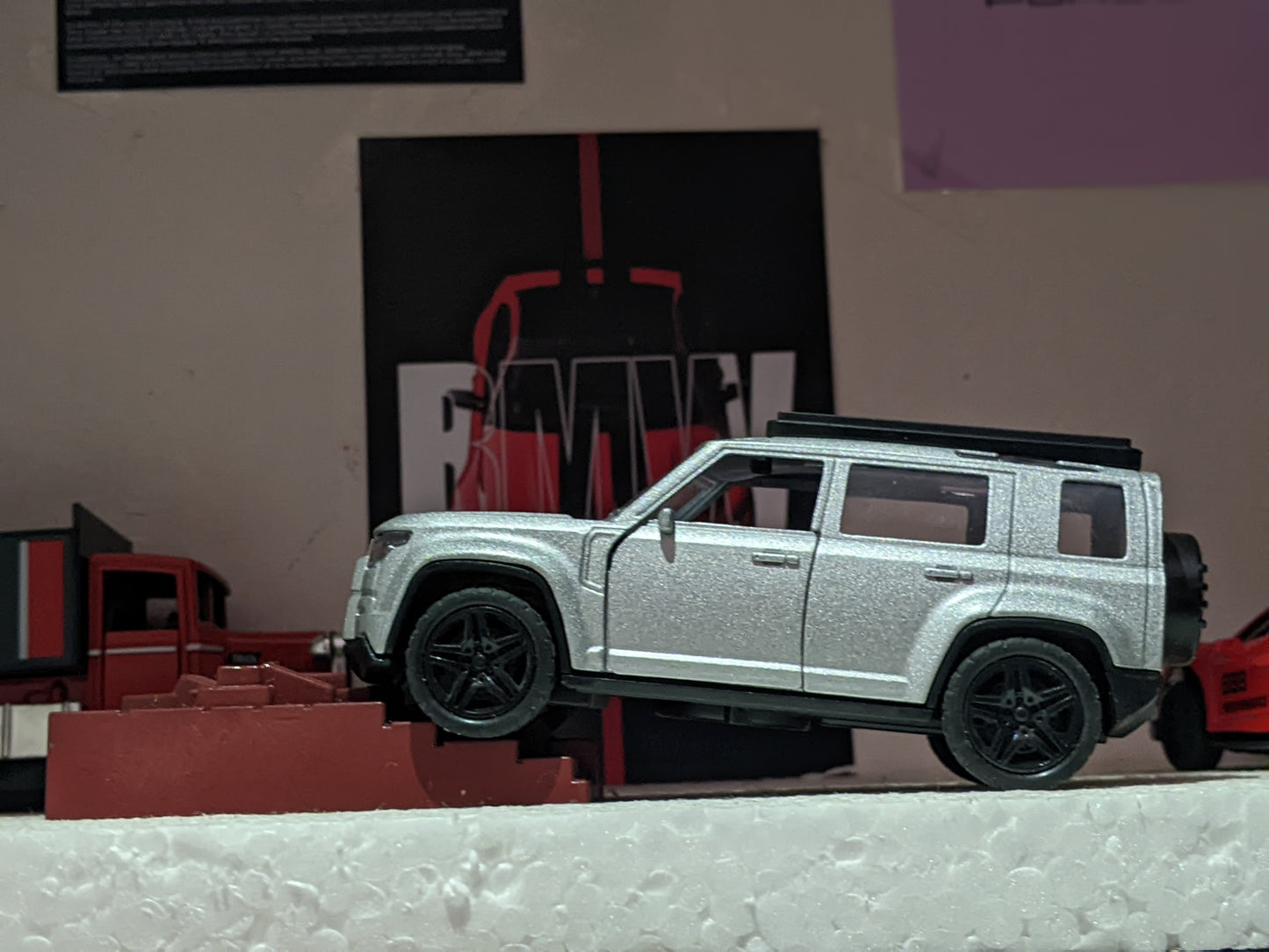 Defender Metal (1:36)Silver Colour