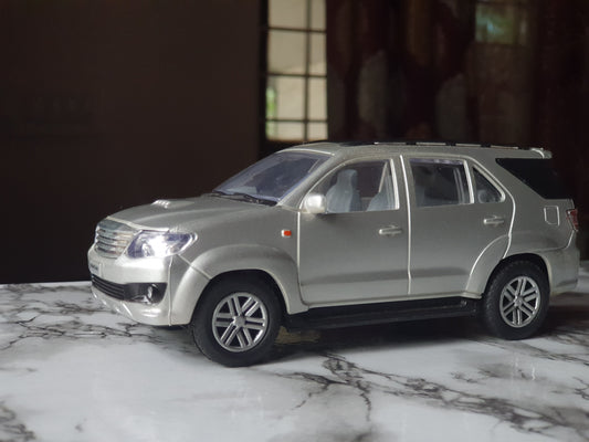 Fortuner Scale model
