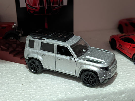 Defender Metal (1:36)Silver Colour