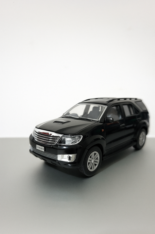 Fortuner Realistic Scale Model