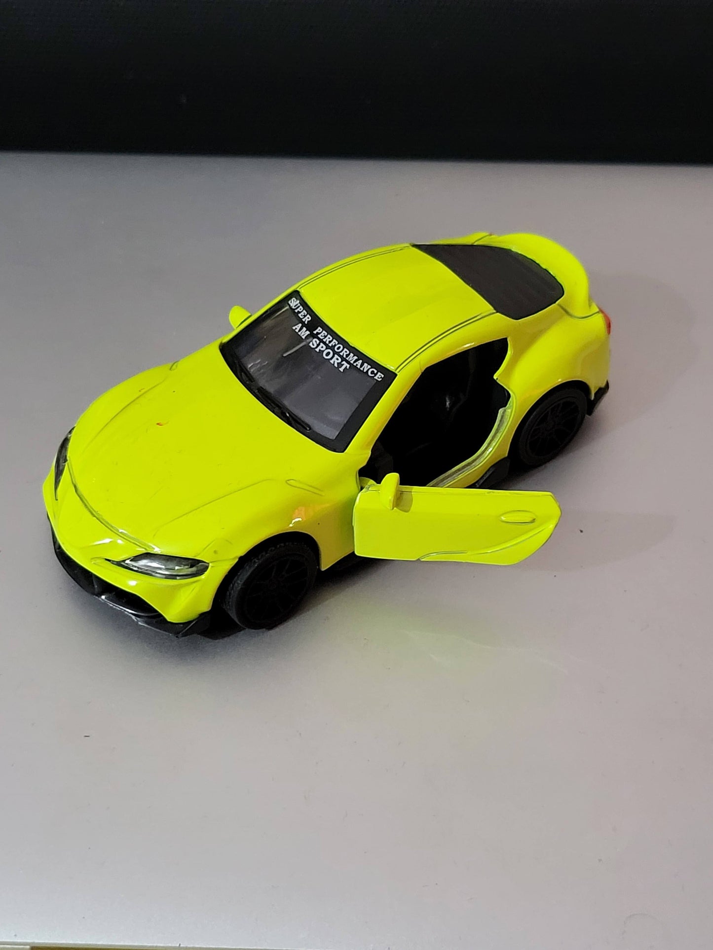Supra (1:43) Metal